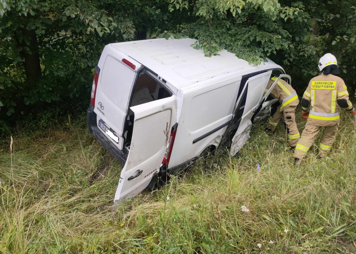Czołowe zderzenie samochodów na DK12