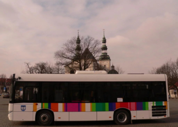 Turystyczny autobus z Łowicza
