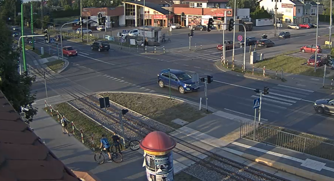 Zatrzymanie ruchu tramwajów linii 41 w Ksawerowie. Osobówka zderzyła się z tramwajem 1 zatrzymanie ruchu tramwajów linii 41
