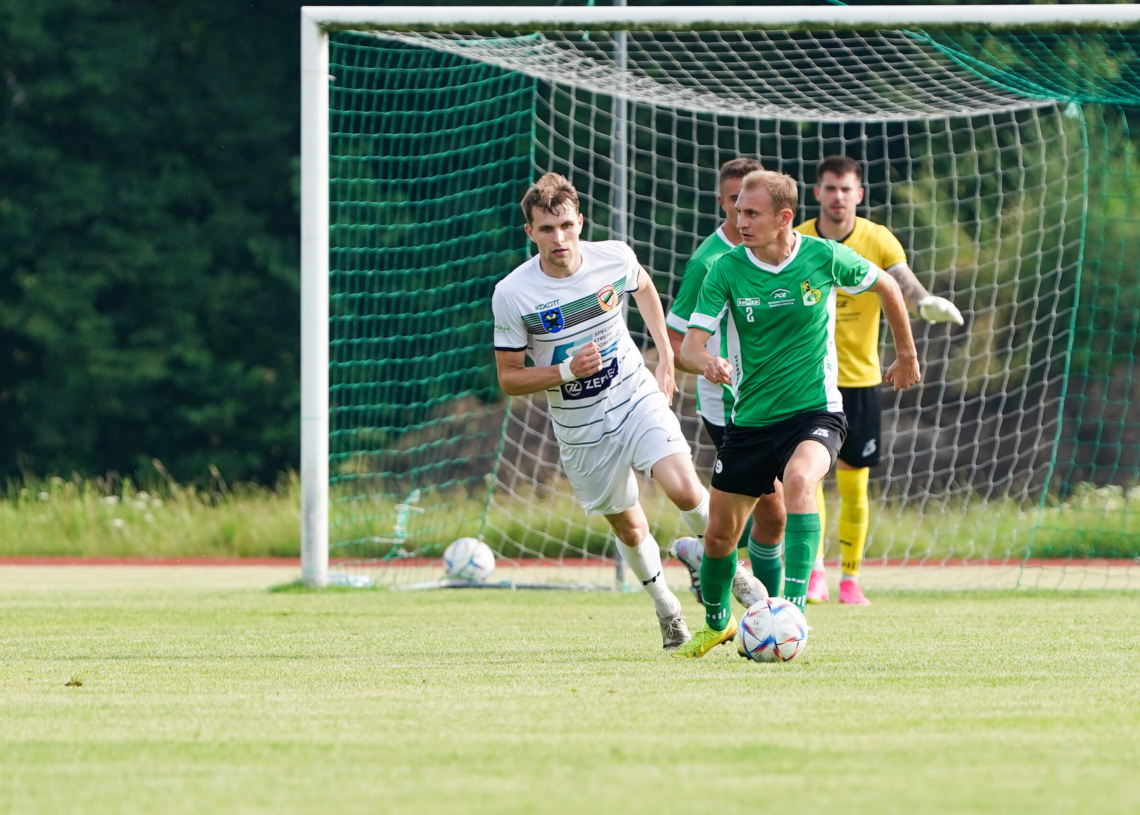 GKS Bełchatów przegrał kolejny sparing. Znów stracił 4 gole 1 GKS Bełchatów przegrał kolejny sparing