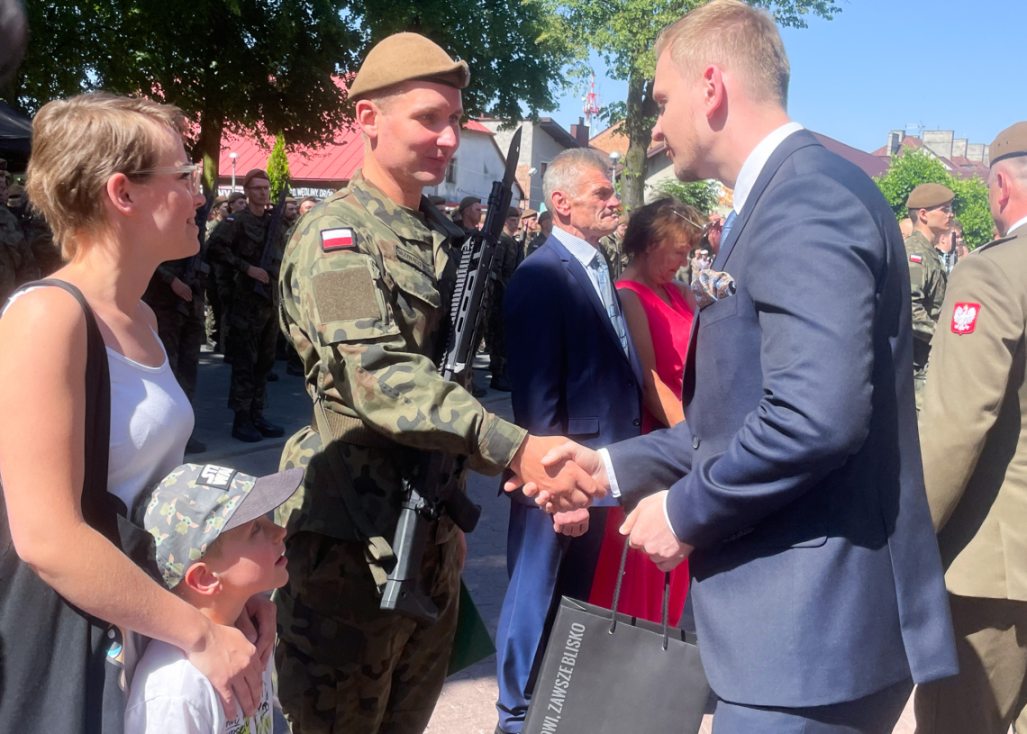 Pajęczno: żołnierze 9 Łódzkiej Brygady Obrony Terytorialnej złożyli przysięgę wojskową