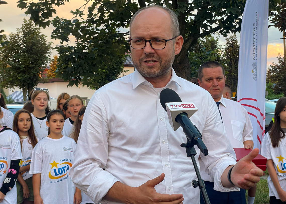 Dzieci i młodzież z powiatu wieluńskiego oraz pajęczańskiego wyruszyły na sportowe, letnie kolonie