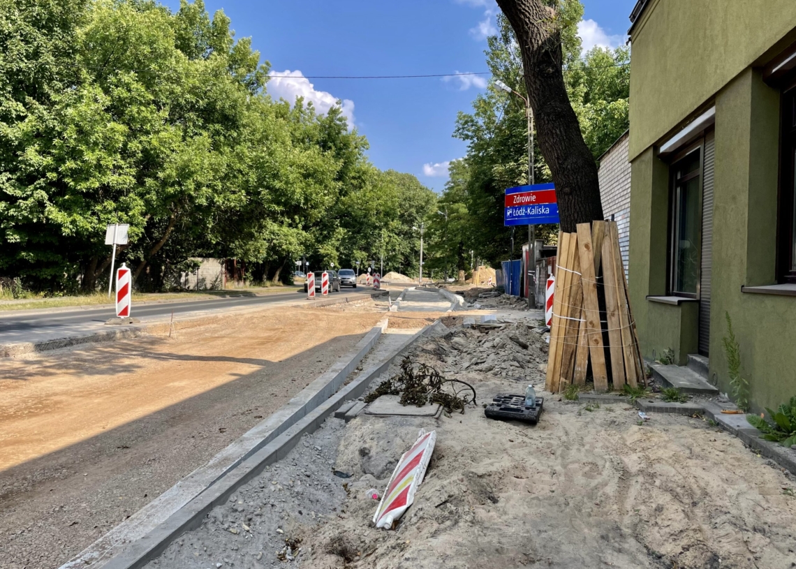 Na Krakowskiej od 3 lipca miały trwać prace bitumiczne, ale do tej pory się nie rozpoczęły [ZDJĘCIA + WIDEO]