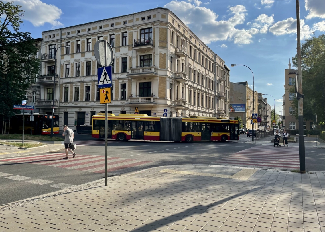 Autobusy nie kursują po POW, bo nie mogą w nią skręcić z remontowanej Rewolucji 1905 r.