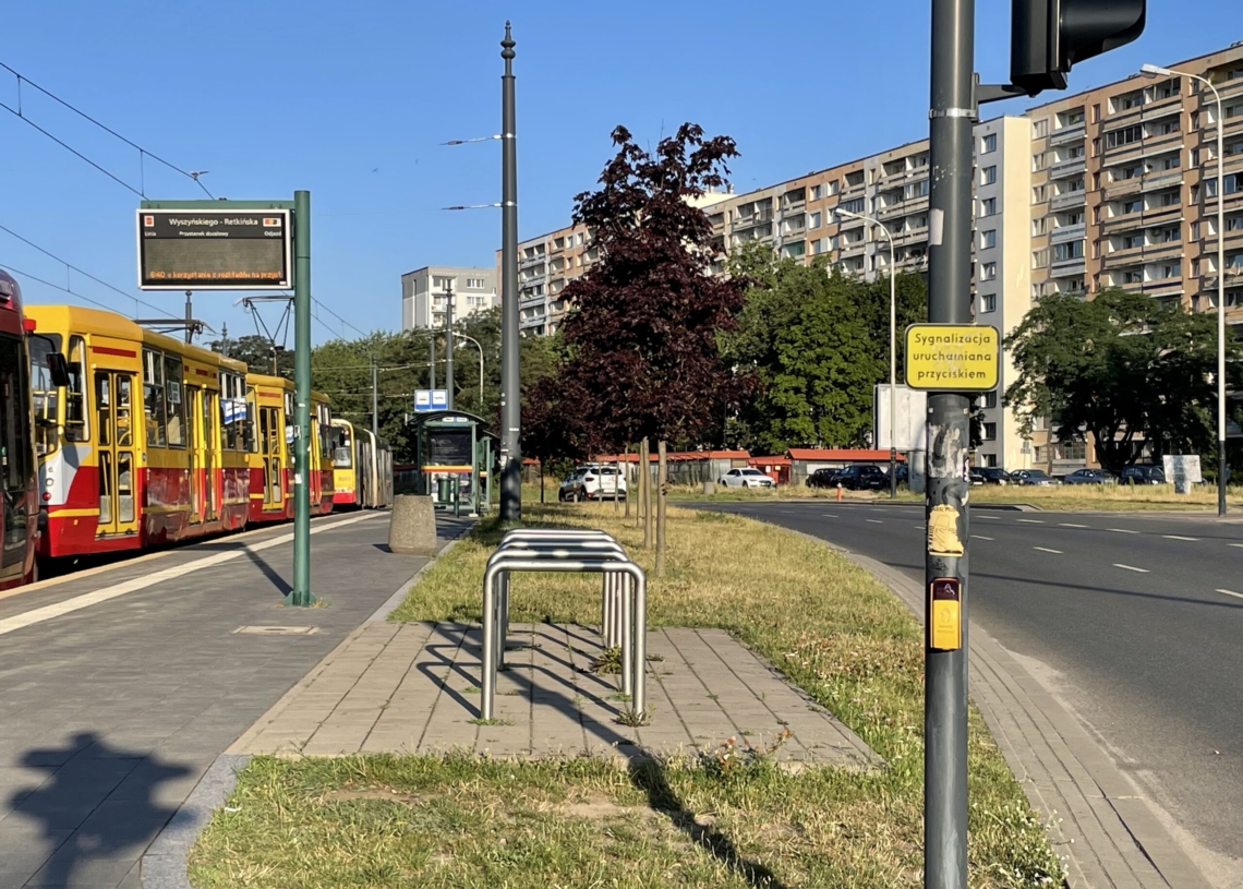 Zatrzymanie ruchu tramwajowego na Retkini i opóźnienia na 3 liniach. Poszkodowana pasażerka linii Z13