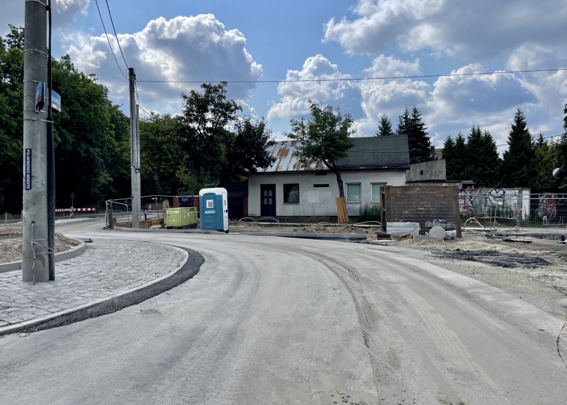 Przebudowa ulicy Krakowskiej. Zmiana organizacji ruchu i trasy linii 83 [ZDJĘCIA + WIDEO]