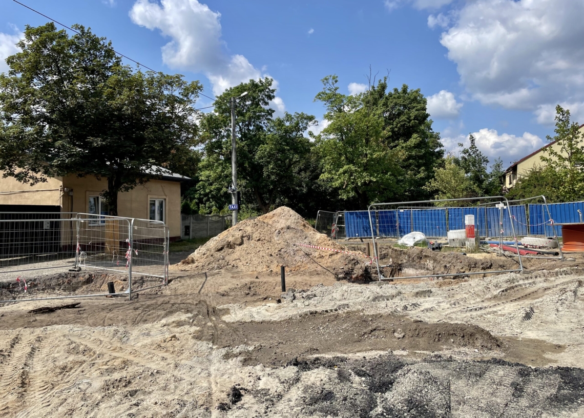 Przebudowa ulicy Krakowskiej. Zmiana organizacji ruchu i trasy linii 83 [ZDJĘCIA + WIDEO]
