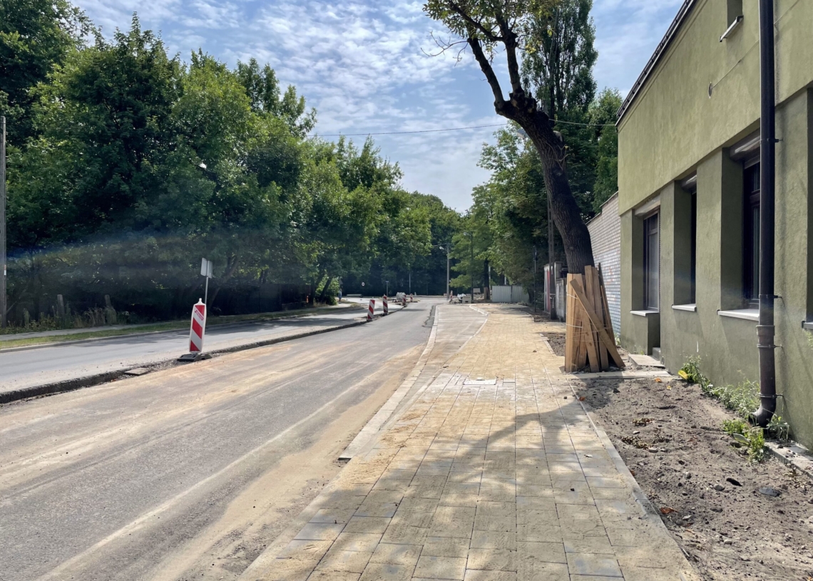 Przebudowa ulicy Krakowskiej. Zmiana organizacji ruchu i trasy linii 83 [ZDJĘCIA + WIDEO]