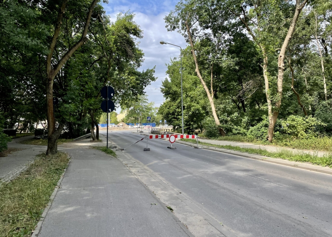 Przebudowa ulicy Krakowskiej. Zmiana organizacji ruchu i trasy linii 83 [ZDJĘCIA + WIDEO]