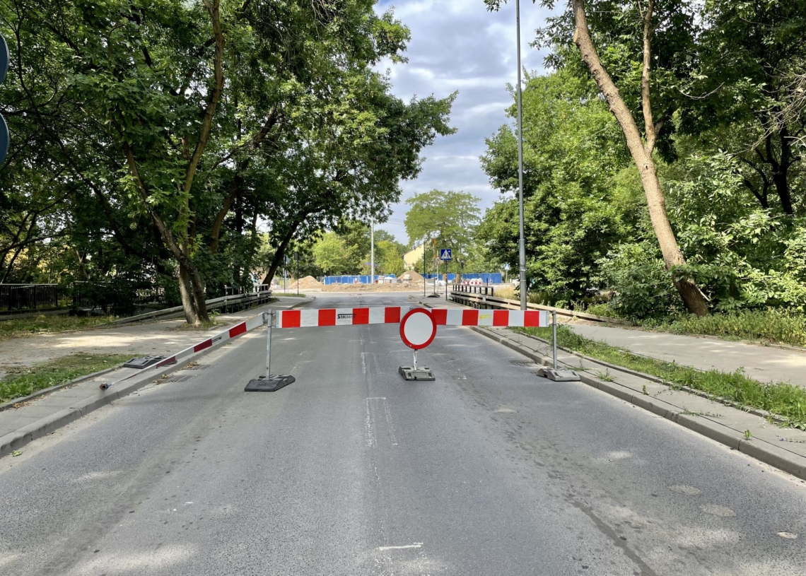 Przebudowa ulicy Krakowskiej. Zmiana organizacji ruchu i trasy linii 83 [ZDJĘCIA + WIDEO]