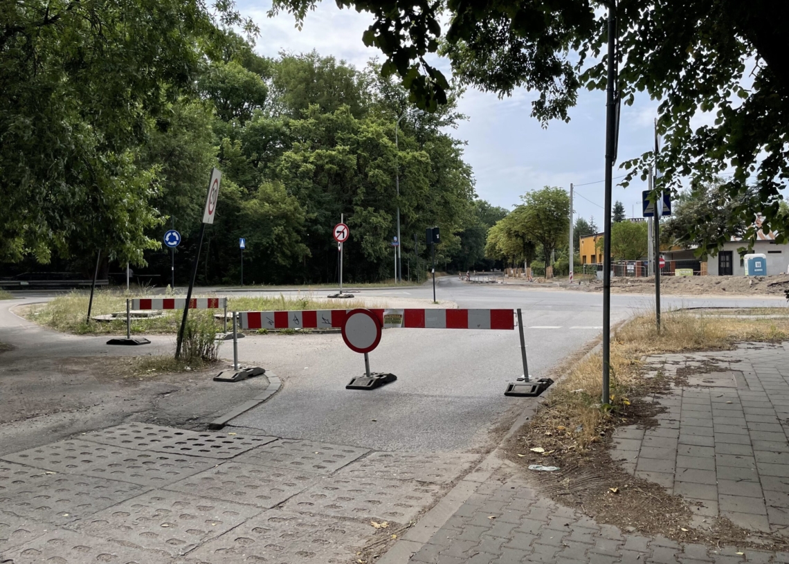 Przebudowa ulicy Krakowskiej. Zmiana organizacji ruchu i trasy linii 83 [ZDJĘCIA + WIDEO]