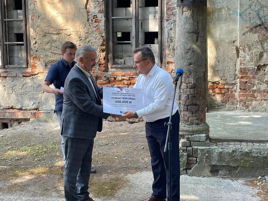 Ratowanie zabytków w Łódzkiem. Przeznaczone na to zostaną środki z Rządowego Programu Odbudowy Zabytków [ZDJĘCIA]