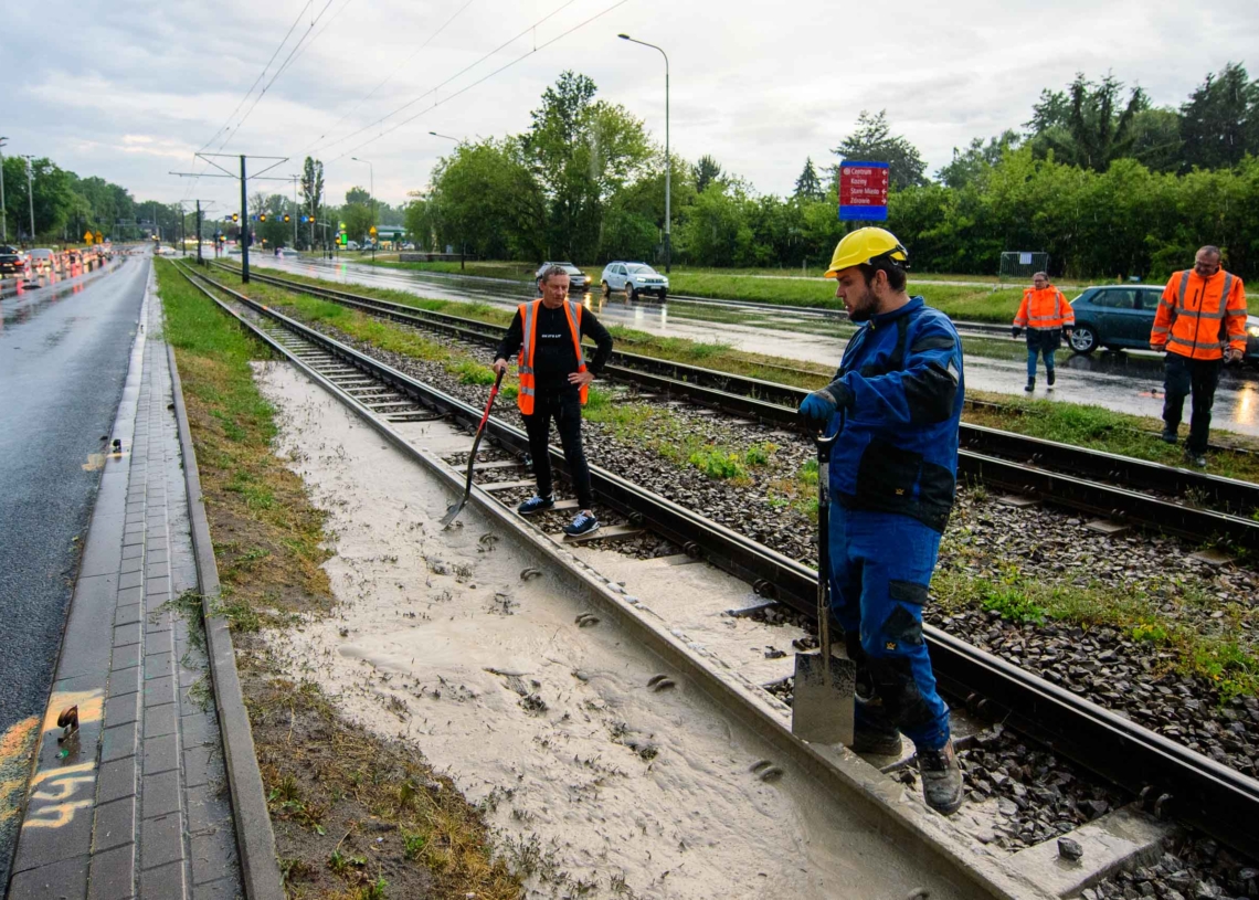 Zatrzymanie ruchu tramwajowego na Włókniarzy