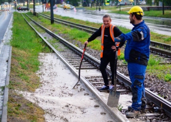 zatrzymanie ruchu tramwajowego na Włókniarzy