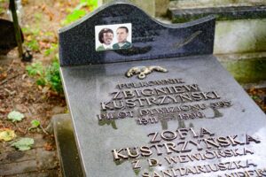 83. rocznica bitwy o Anglię. W Łodzi złożono kwiaty na grobie pułkownika Zbigniewa Kustrzyńskiego