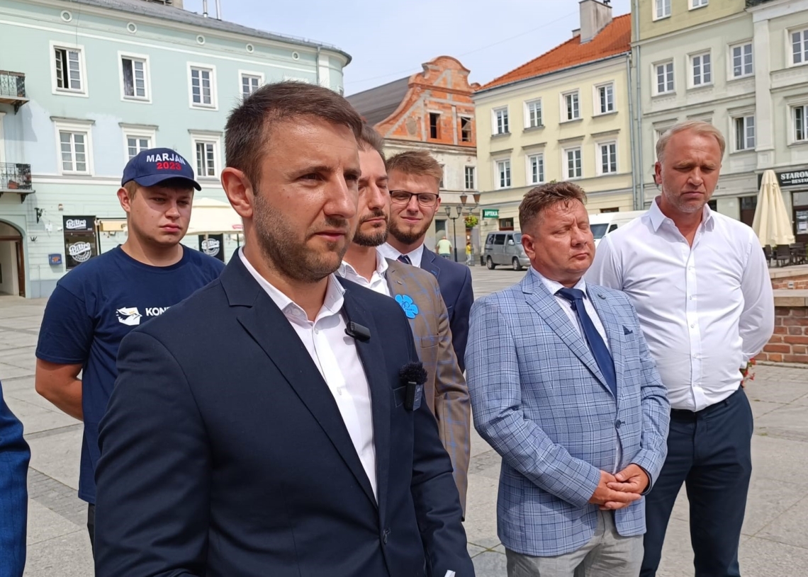 Konfederacja okręgu piotrkowskiego zaprezentowała liderów listy do Sejmu [ZDJĘCIA]