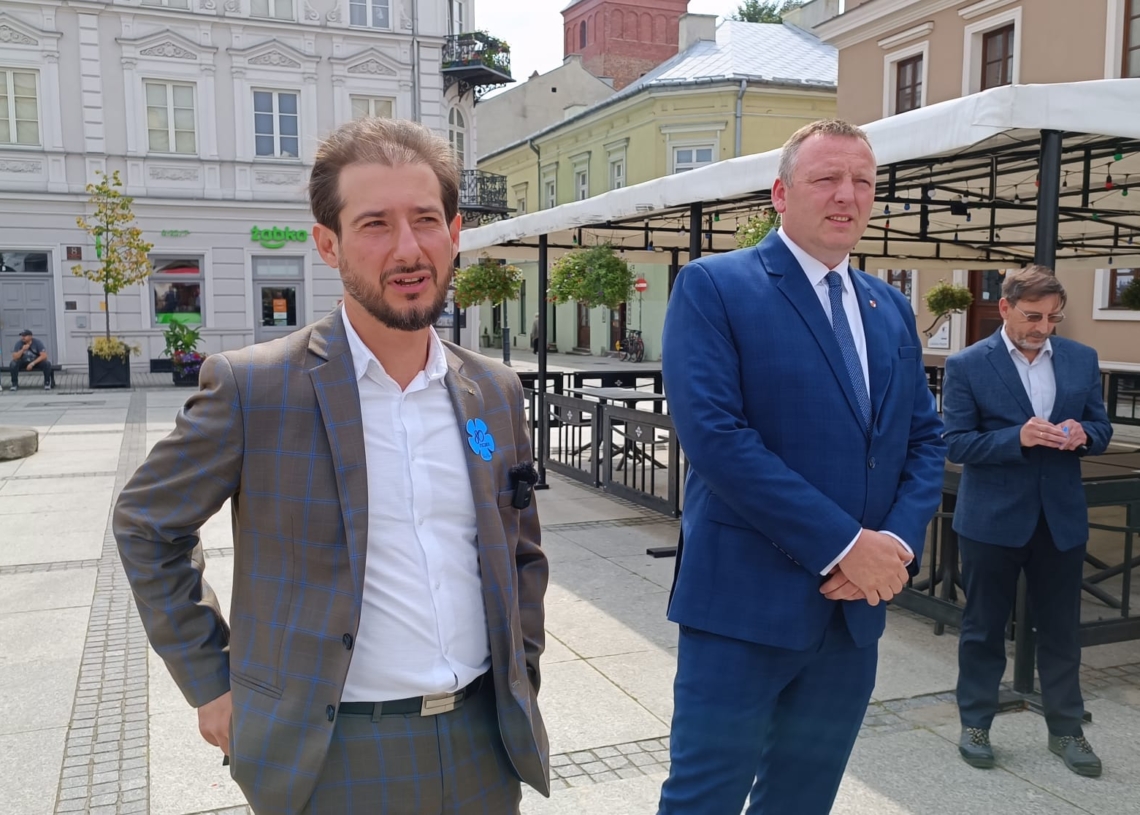 Konfederacja okręgu piotrkowskiego zaprezentowała liderów listy do Sejmu [ZDJĘCIA]