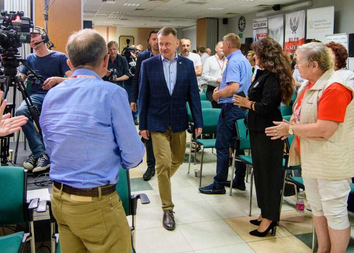 Zjazd Klubów Gazety Polskiej w Spale. Gościem Mariusz Błaszczak, szef MON