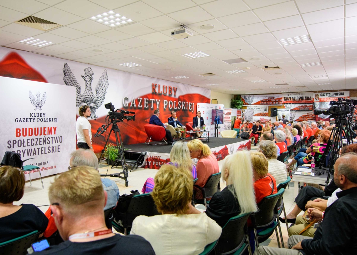 Zjazd Klubów Gazety Polskiej w Spale. Gościem Mariusz Błaszczak, szef MON