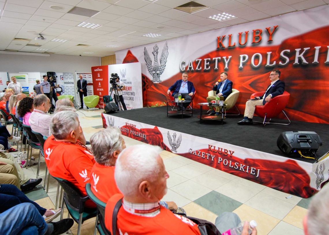 Zjazd Klubów Gazety Polskiej w Spale. Gościem Mariusz Błaszczak, szef MON