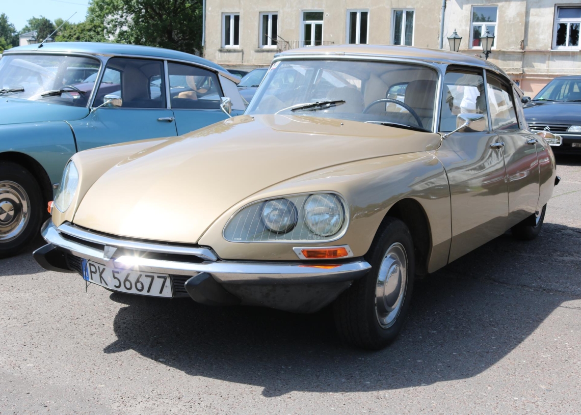 Zlot zabytkowych citroenów w Piotrkowie Trybunalskim  [ZDJĘCIA]
