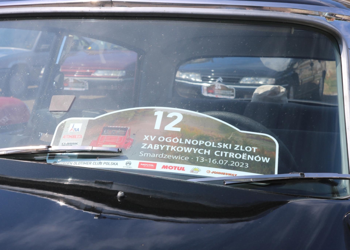 Zlot zabytkowych citroenów w Piotrkowie Trybunalskim  [ZDJĘCIA]