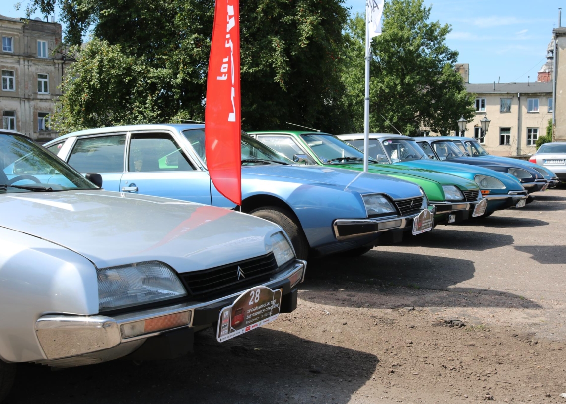 Zlot zabytkowych citroenów w Piotrkowie Trybunalskim  [ZDJĘCIA]