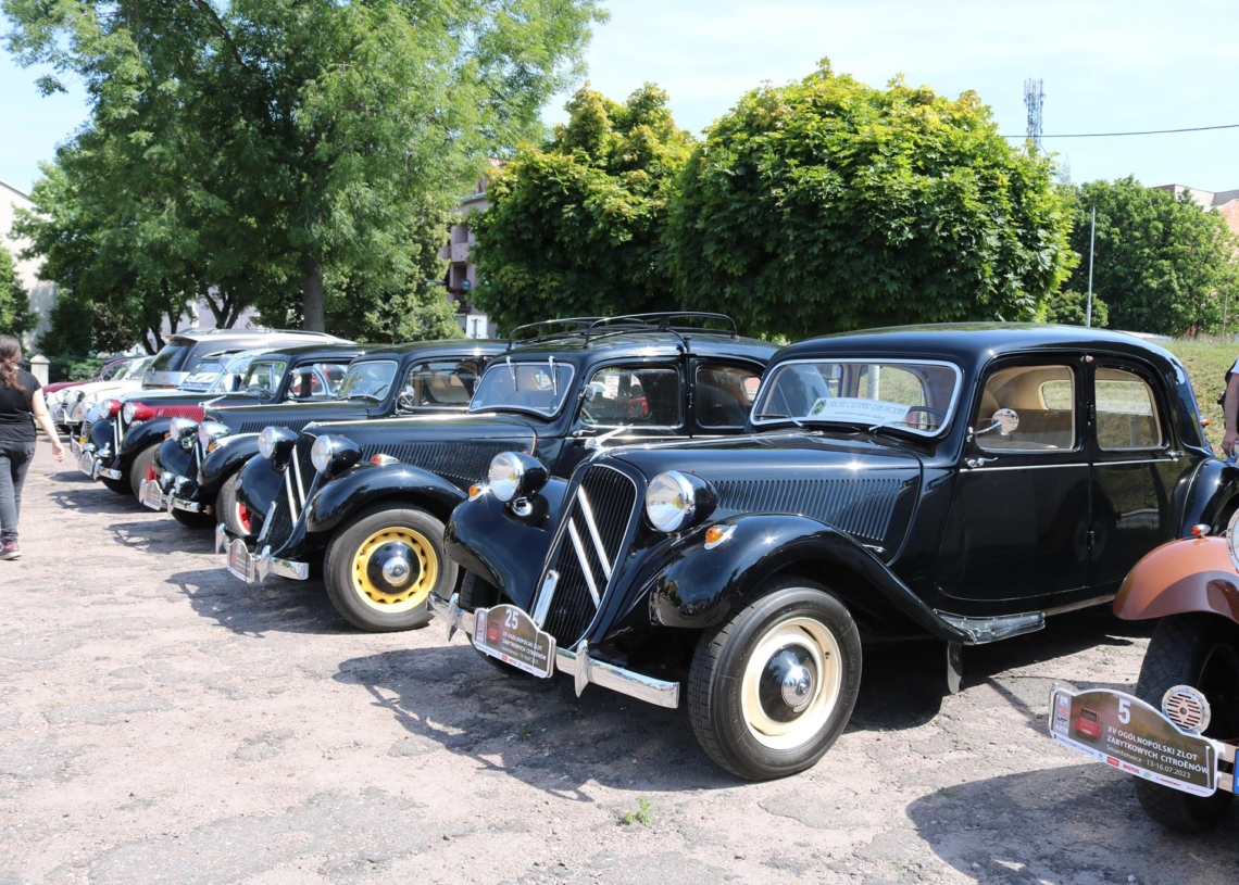 Zlot zabytkowych citroenów w Piotrkowie Trybunalskim  [ZDJĘCIA]