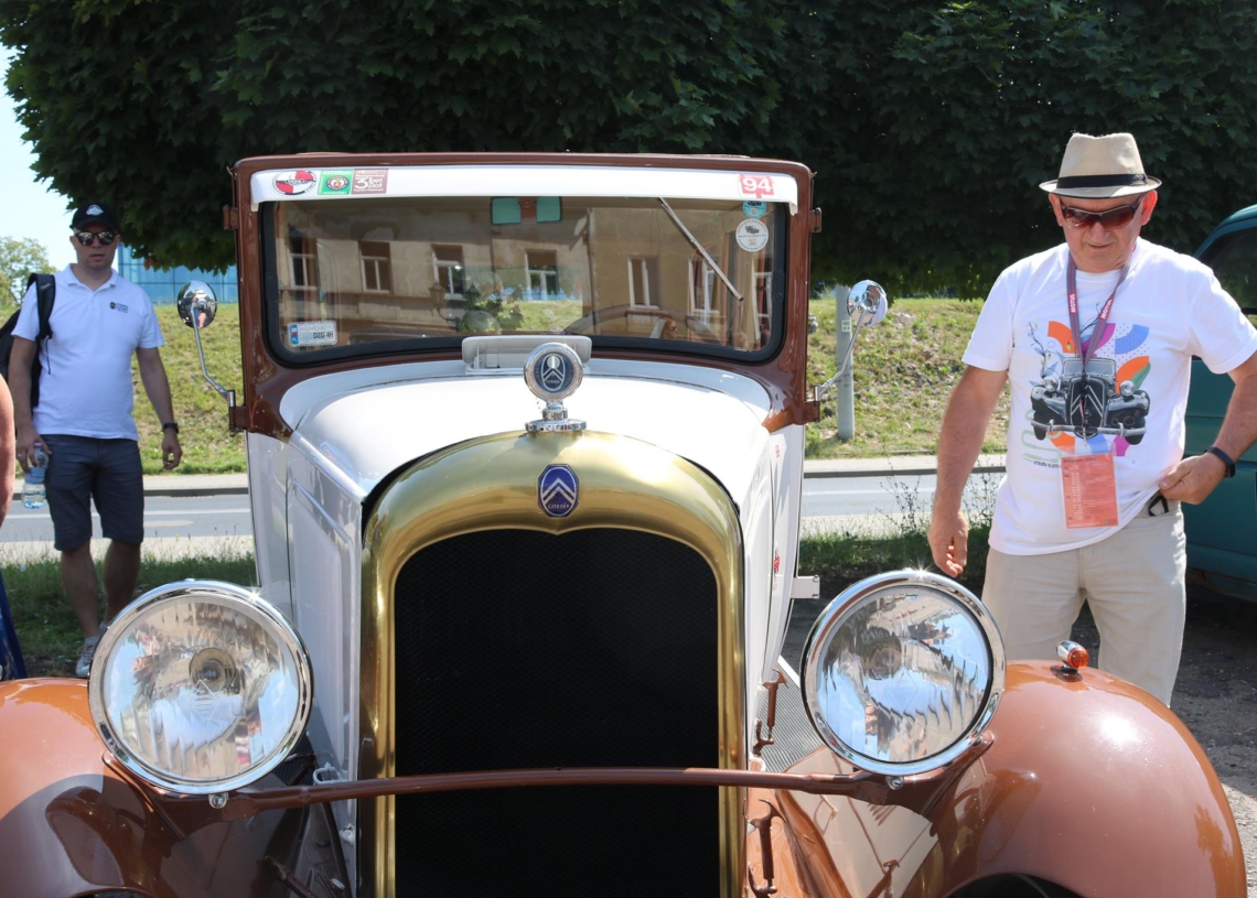 Zlot zabytkowych citroenów w Piotrkowie Trybunalskim  [ZDJĘCIA]