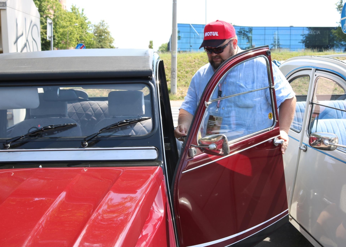 Zlot zabytkowych citroenów w Piotrkowie Trybunalskim  [ZDJĘCIA]