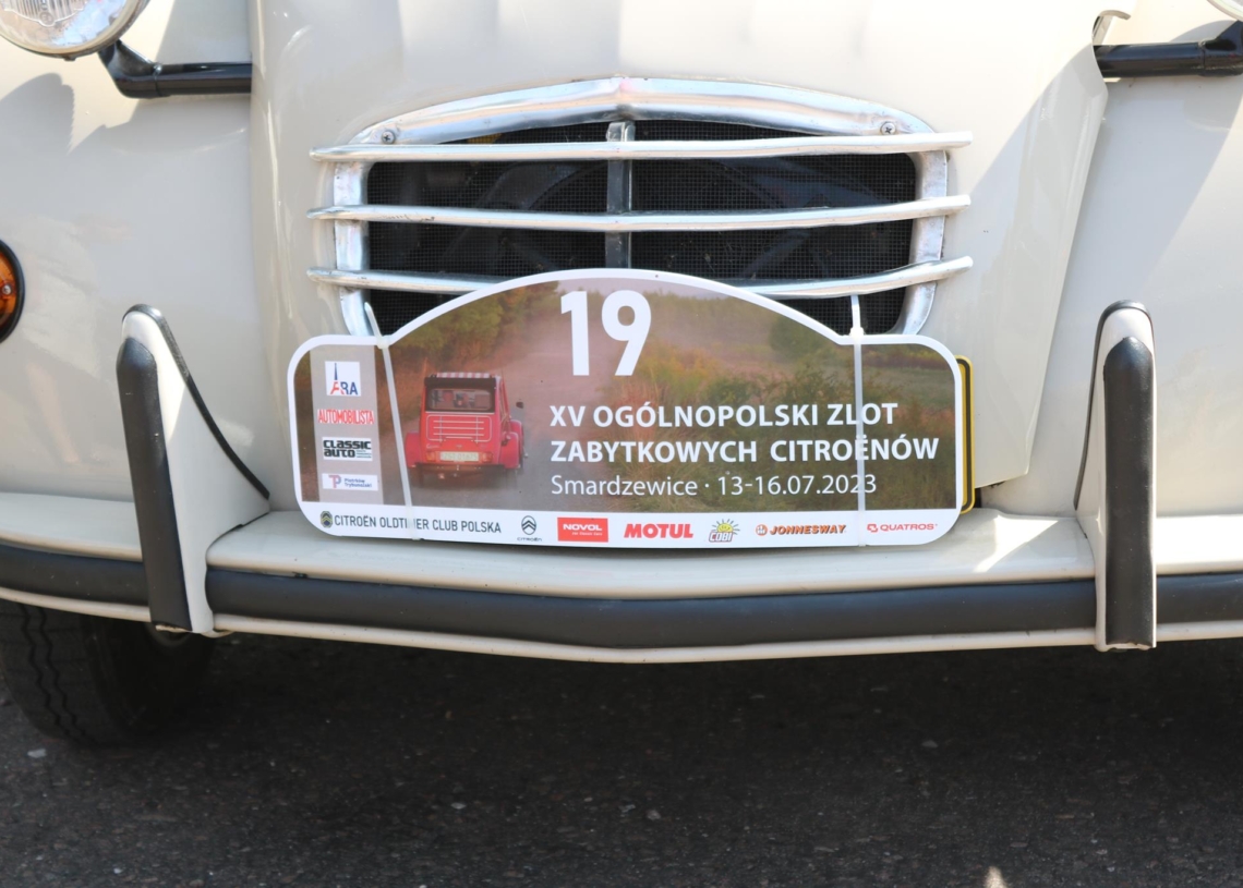 Zlot zabytkowych citroenów w Piotrkowie Trybunalskim  [ZDJĘCIA]