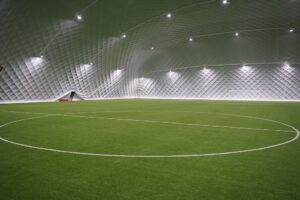 Skierniewice: boisko przykryte balonem gotowe do użytku. Piłkarze rozpoczną treningi już 10 lipca? 2 Skierniewickie boisko przykryte balonem gotowe do użytku