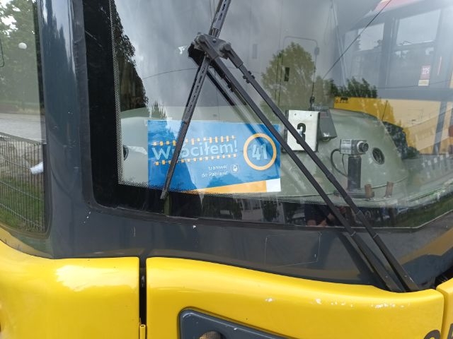 Tramwaj linii 41 powrócił do Pabianic. Przed laty zagrał w serialu „Daleko od szosy”