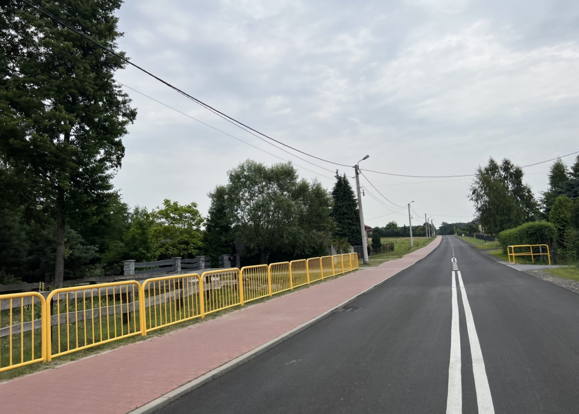 12 mln zł z rządowego programu Polski Ład pozwoliło zakończyć przebudowę drogi w Piaskach pod Zduńską Wolą