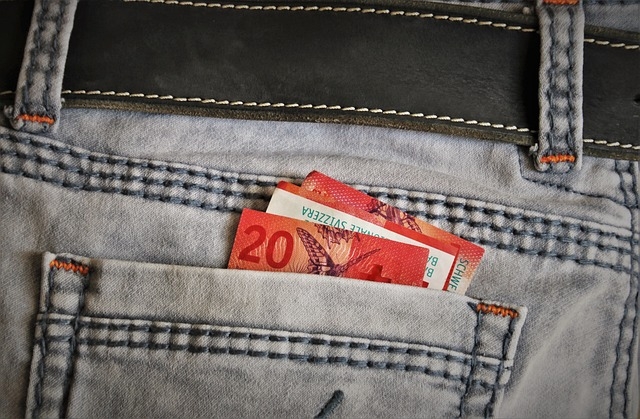 Konsumenci kontra banki: Wyrok TSUE przesądza o dodatkowym wynagrodzeniu