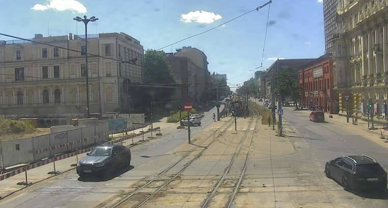 Zatrzymanie ruchu tramwajowego na Kościuszki i opóźnienia na 6 liniach. Przyczyną zasłabnięcie pasażera 1 zatrzymanie ruchu tramwajowego na Kościuszki