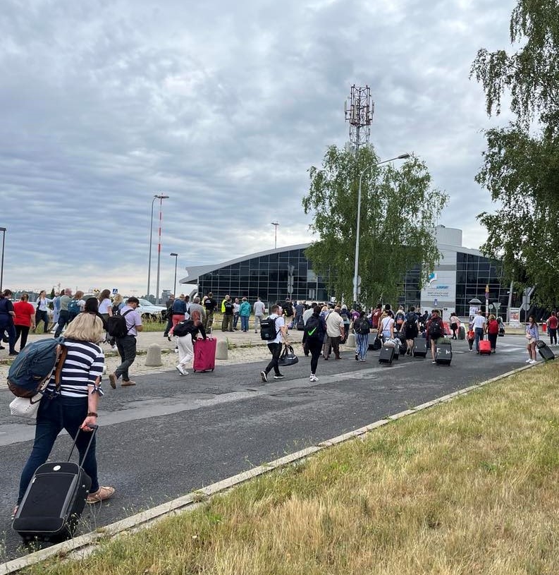 Ewakuacja na łódzkim lotnisku