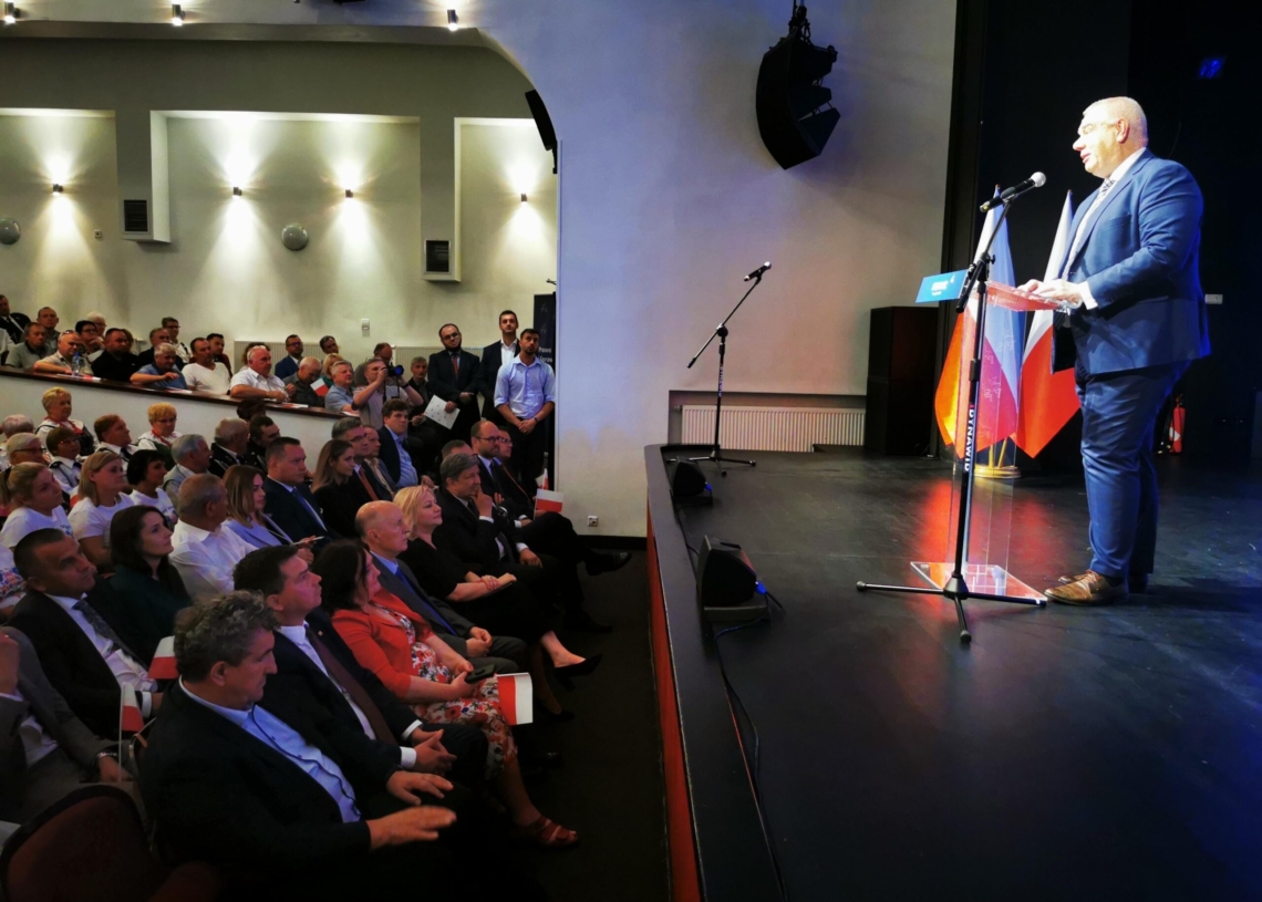 Sieradz: minister Jacek Sasin o polityce otwartej na potrzeby rodzin [ZDJĘCIA]