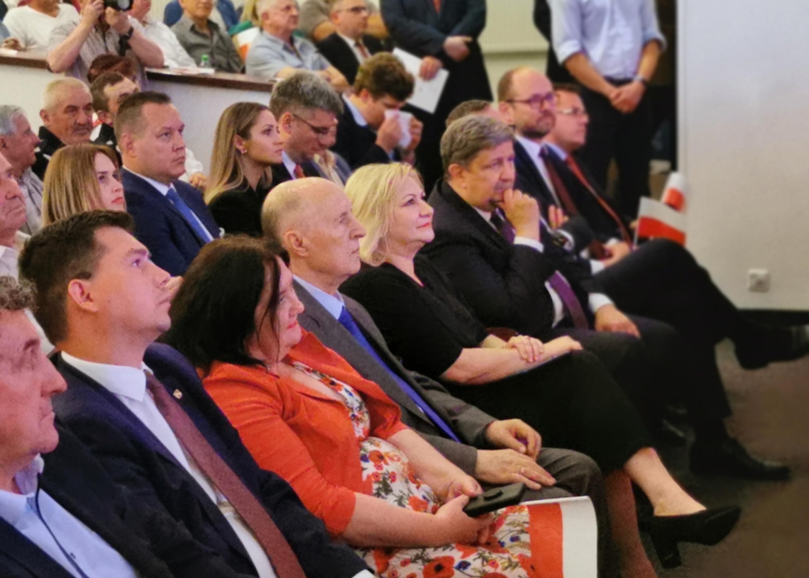 Sieradz: minister Jacek Sasin o polityce otwartej na potrzeby rodzin [ZDJĘCIA]