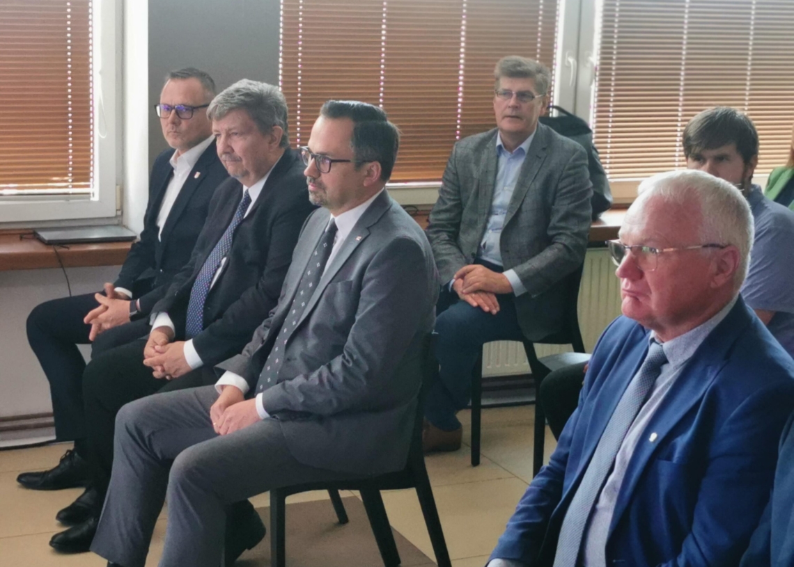 Sieradz: podpisano porozumienie o współpracy ws. budowy węzła przesiadkowego KDP będącego częścią projektu CPK