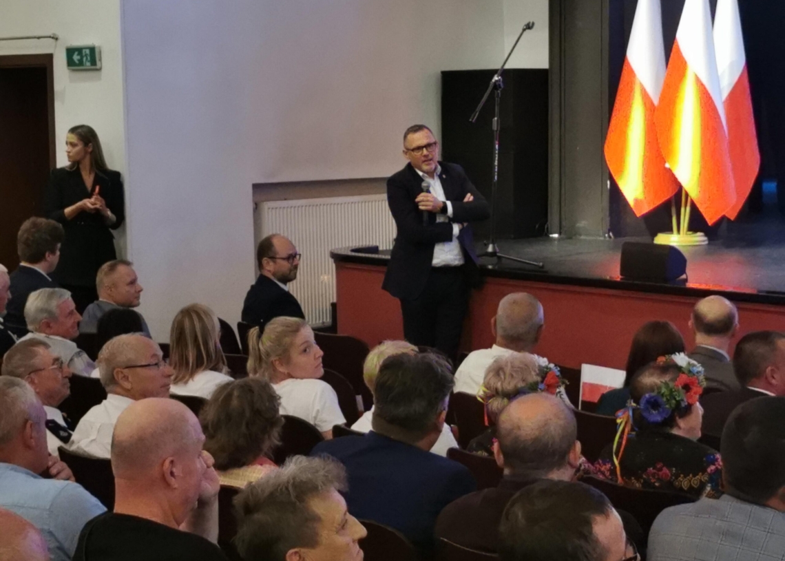 Sieradz: minister Jacek Sasin o polityce otwartej na potrzeby rodzin [ZDJĘCIA]