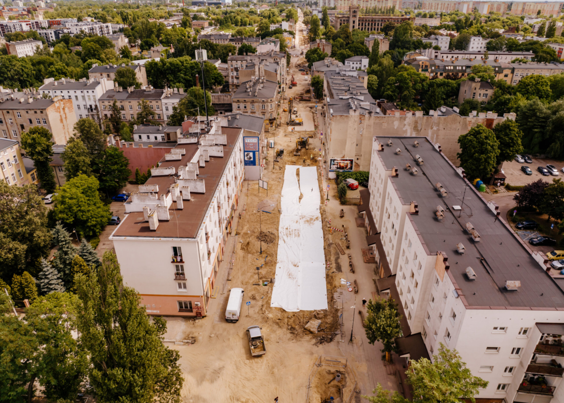 Przebudowa ulicy Przybyszewskiego. Prace na pierwszym odcinku miały się zakończyć w wakacje, podobnie jak modernizacja wiaduktów