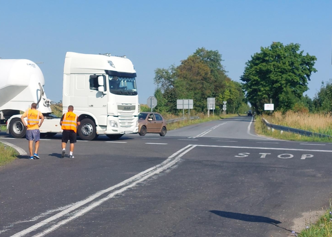 Rozpoczęły się prace drogowe na skrzyżowaniu w gminie Rusiec w powiecie bełchatowskim [ZDJĘCIA + WIDEO]