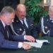 Sieradz: strażacy ochotnicy otrzymali promesy na zakup sprzętu ratowniczego 7 strażacy ochotnicy