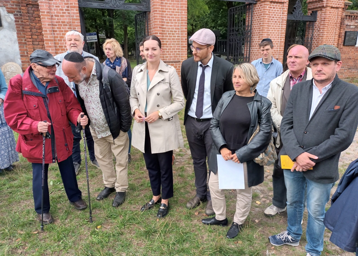 80. rocznica śmierci Dawida Sierakowiaka. Spacer po Cmentarzu Żydowskim w Łodzi
