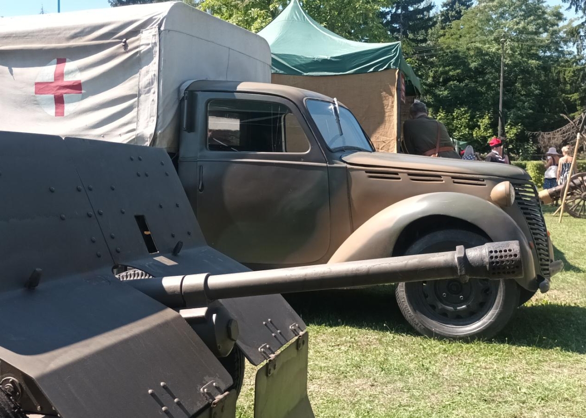 Obchody Święta Wojska Polskiego i X Skierniewickie Spotkania z Historią [ZDJĘCIA]