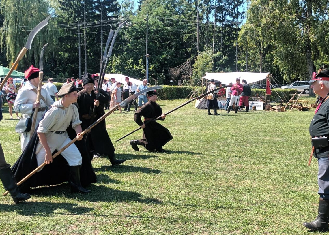Obchody Święta Wojska Polskiego i X Skierniewickie Spotkania z Historią [ZDJĘCIA]