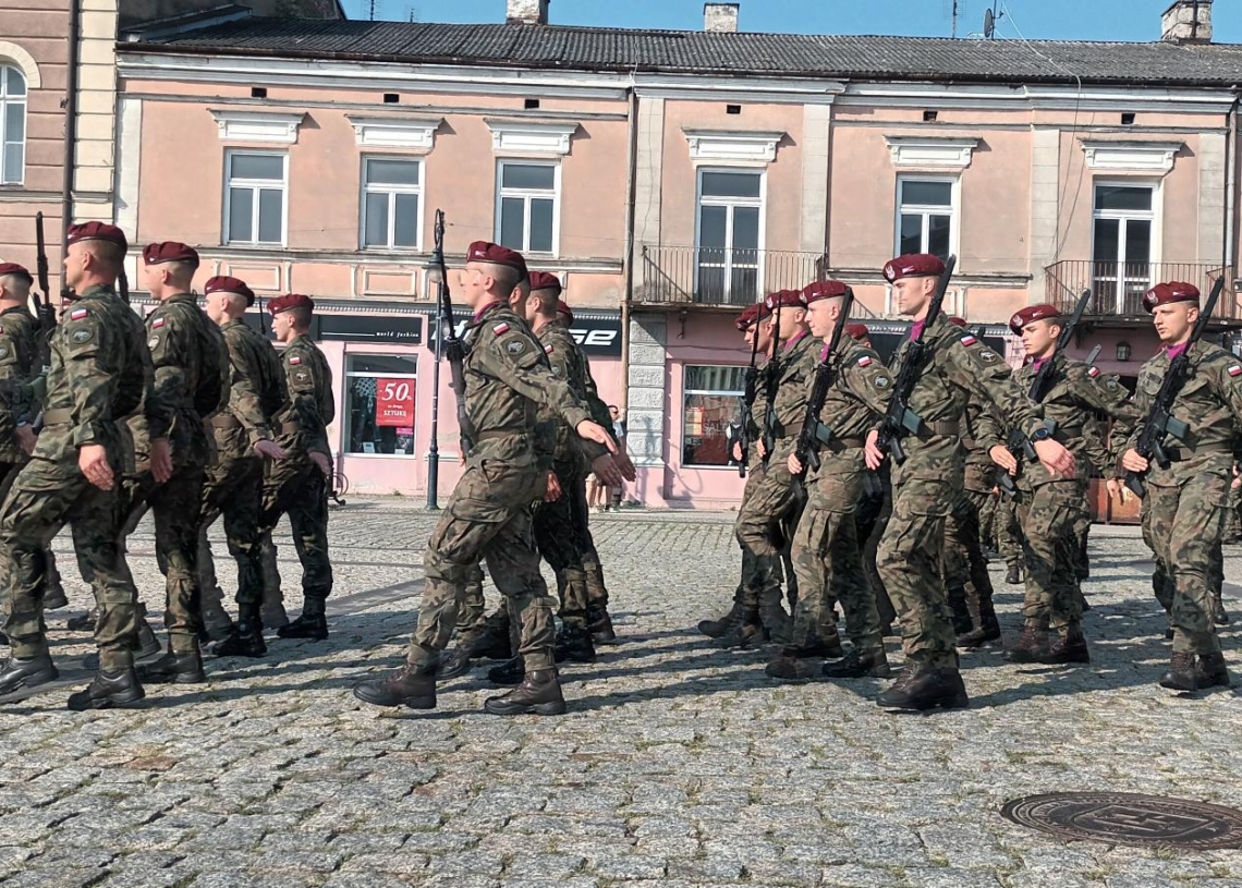 Przysięga w Skierniewicach. 90 żołnierzy pasywnej rezerwy złożyło ślubowanie [ZDJĘCIA]
