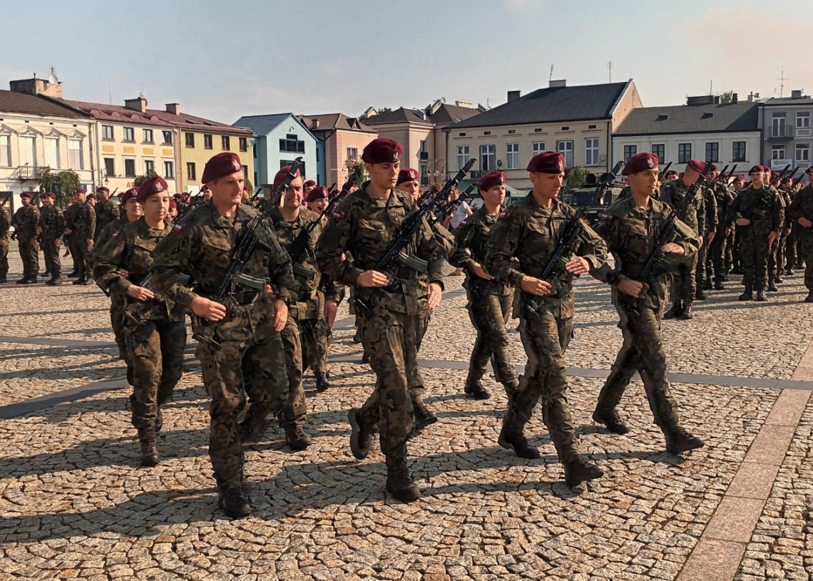 Przysięga w Skierniewicach. 90 żołnierzy pasywnej rezerwy złożyło ślubowanie [ZDJĘCIA]