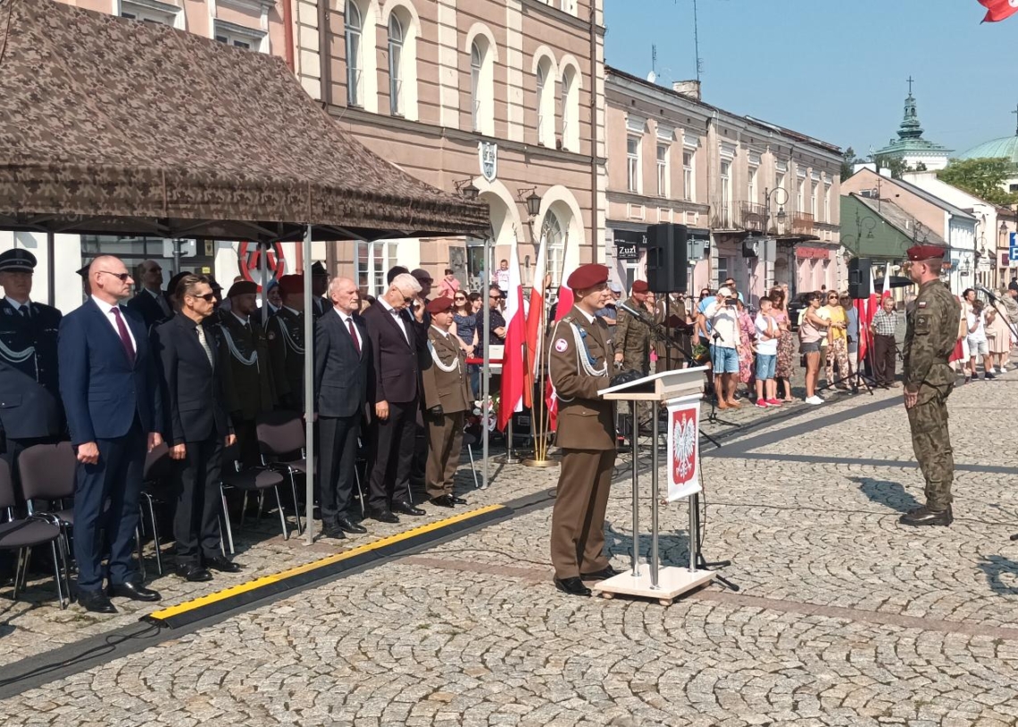 Przysięga w Skierniewicach. 90 żołnierzy pasywnej rezerwy złożyło ślubowanie [ZDJĘCIA]